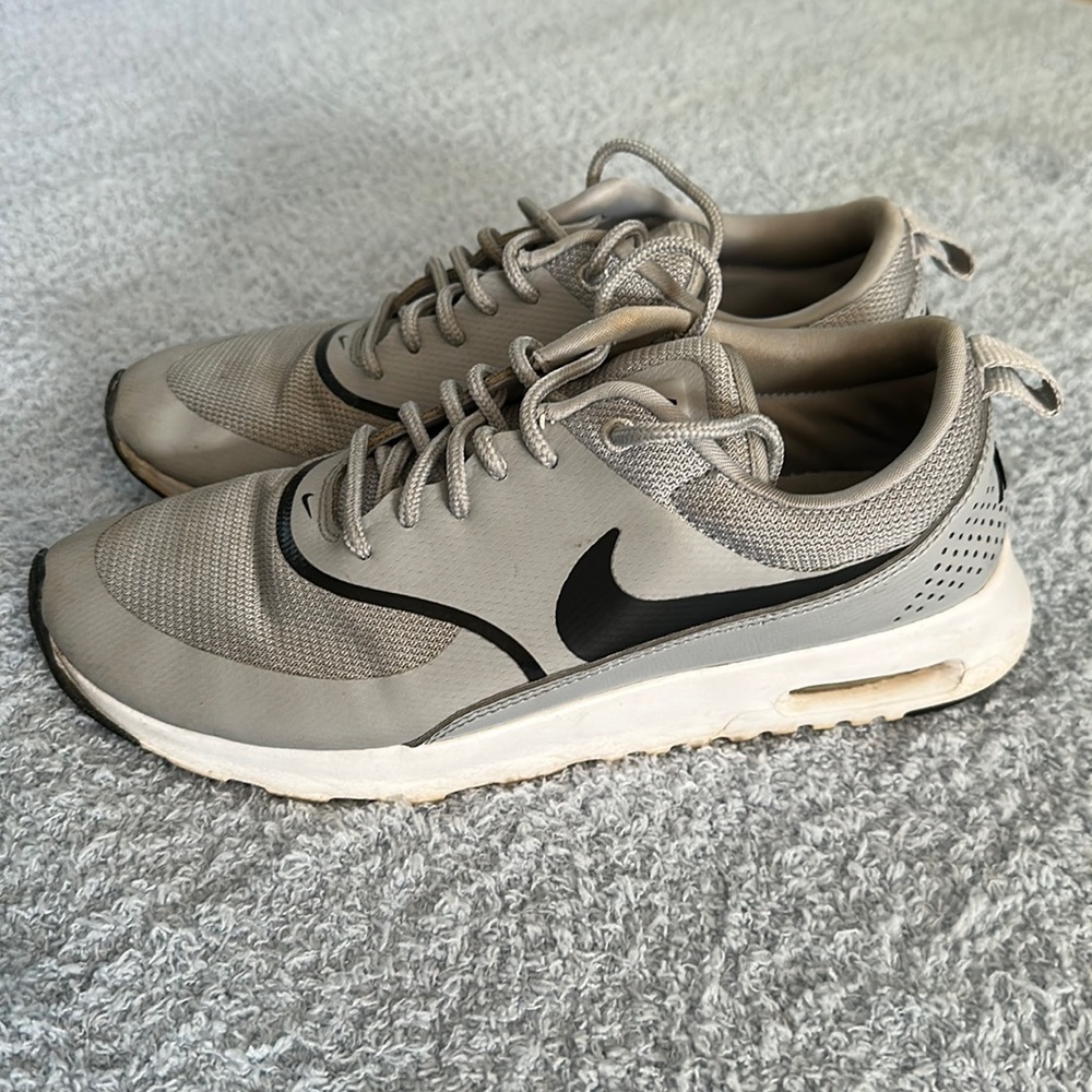 Nike Air Max Thea size 8 women’s
